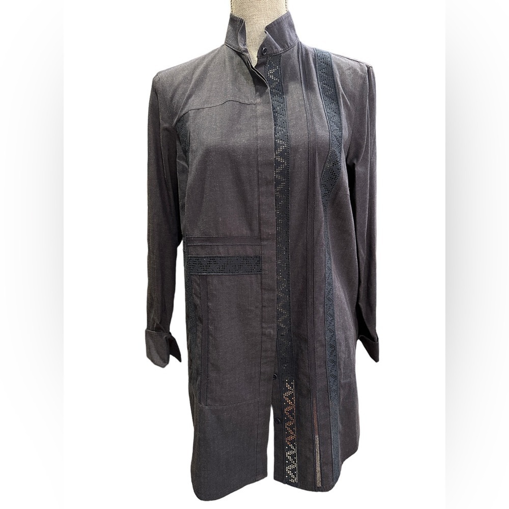 Akris Punto long navy button top
